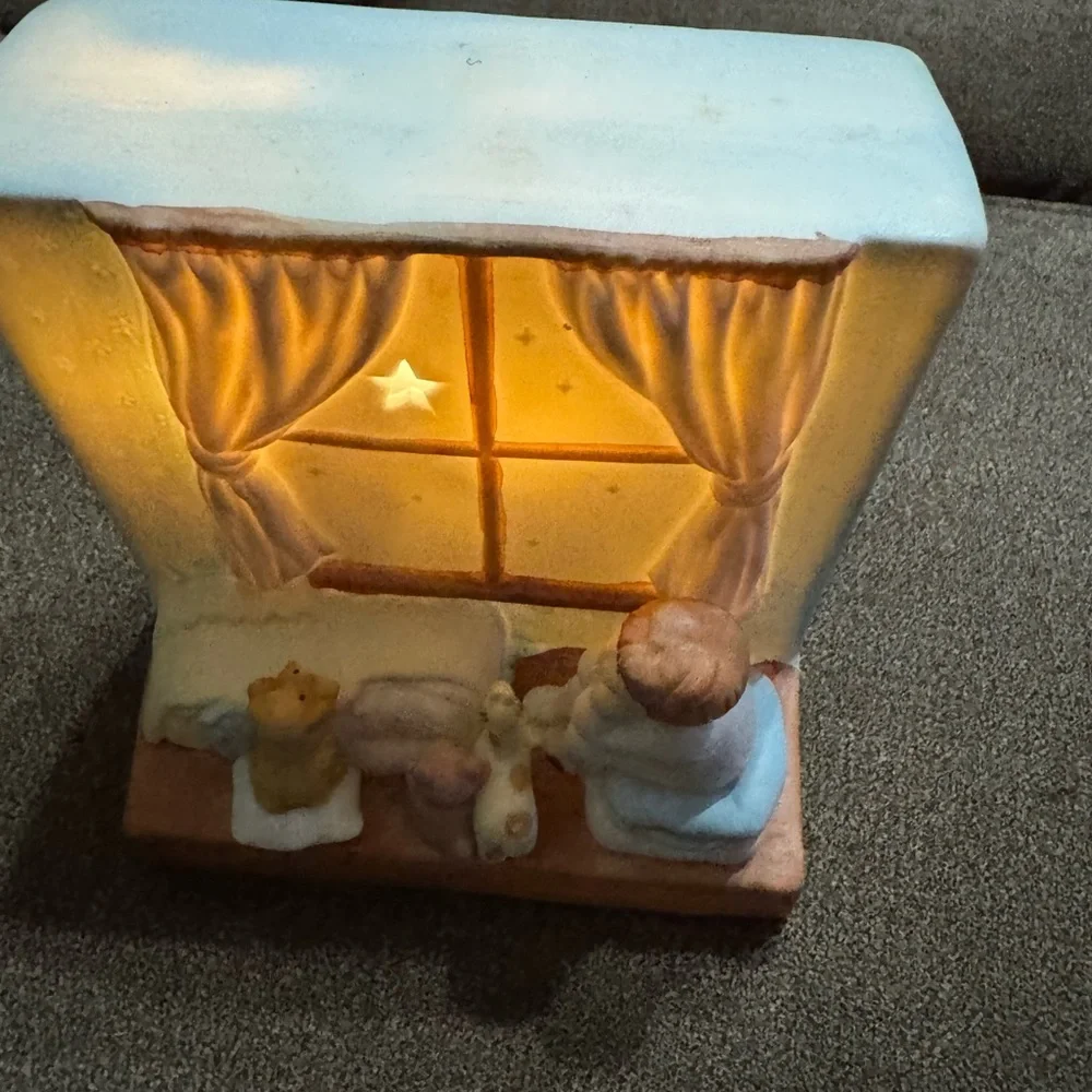 Vintage 1989 House of Lloyd Lighted Music Box Child at Window Ceramic Nightlight